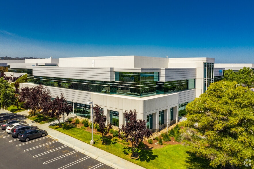 More Photos Of 1400 Bridge Pky, Redwood City Unknown For Lease