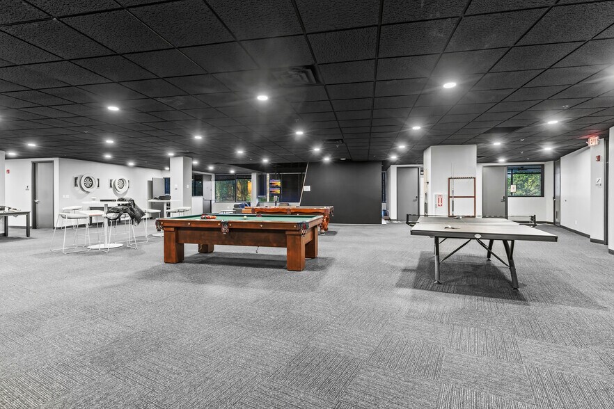 More Photos Of 7807 Creekridge Cir, Bloomington Office For Sale