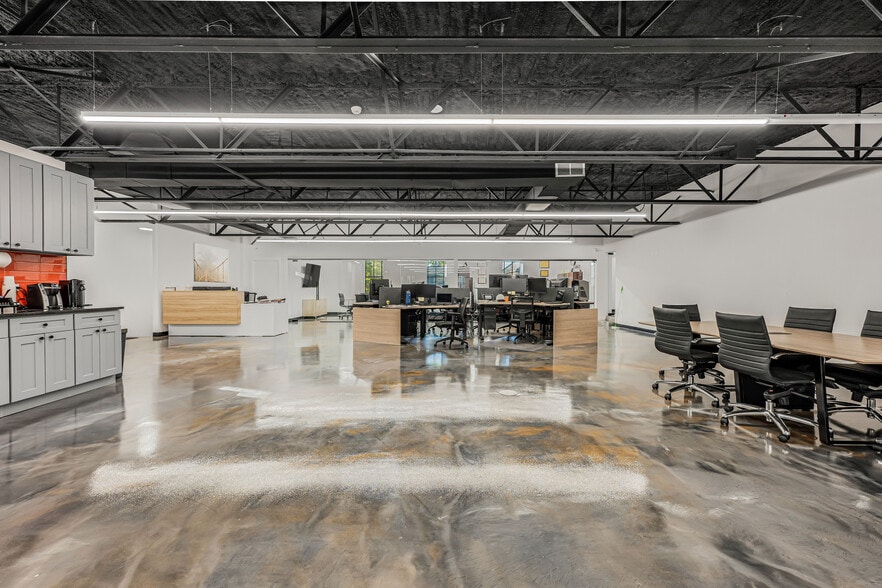 More Photos Of 162-20 77th Rd, Flushing Light Manufacturing For Sale