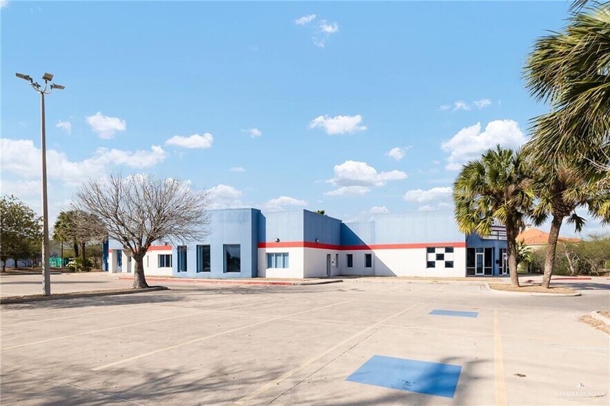 More Photos Of 451 E Alton Gloor Blvd, Brownsville Medical For Sale