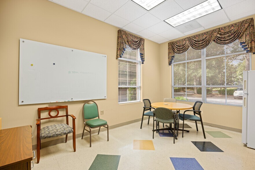 More Photos Of 160 Willbrook Blvd, Pawleys Island Office For Lease