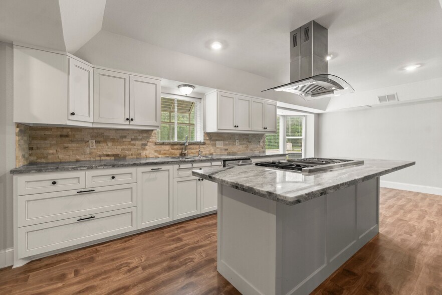 More Photos Of 2042 Teal Dr, Spring Dormitory For Sale