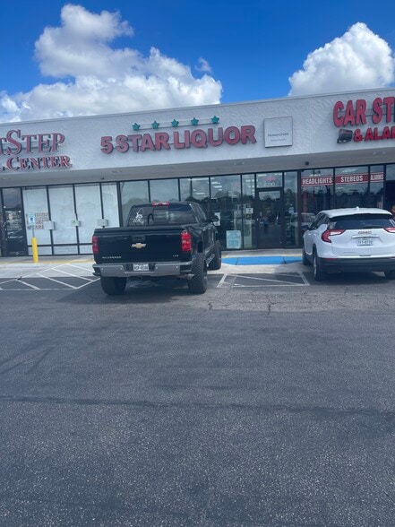 More Photos Of 8300-8358 Long Point Rd, Houston Unknown For Lease