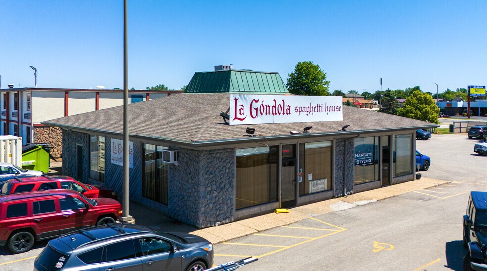 More Photos Of 1925-2141 S Main St, Morton Unknown For Lease