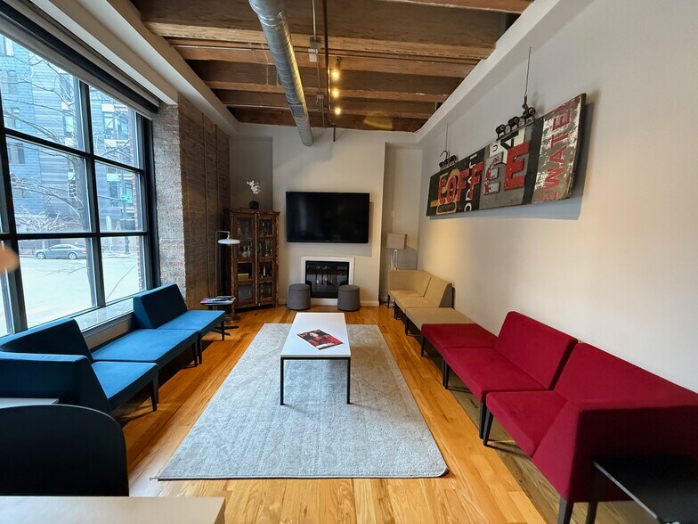 More Photos Of 106 N Aberdeen St, Chicago Office Residential For Sale