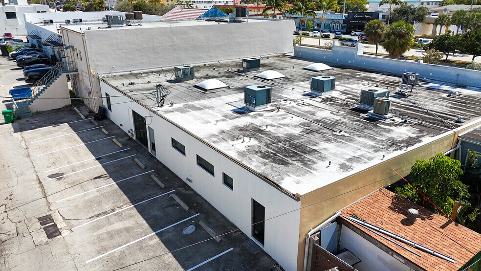 More Photos Of 2633 E Commercial Blvd, Fort Lauderdale Storefront For Lease