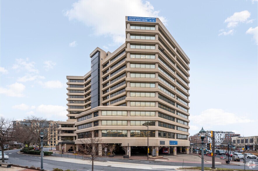 More Photos Of 2 Wisconsin Cir, Chevy Chase Office For Lease