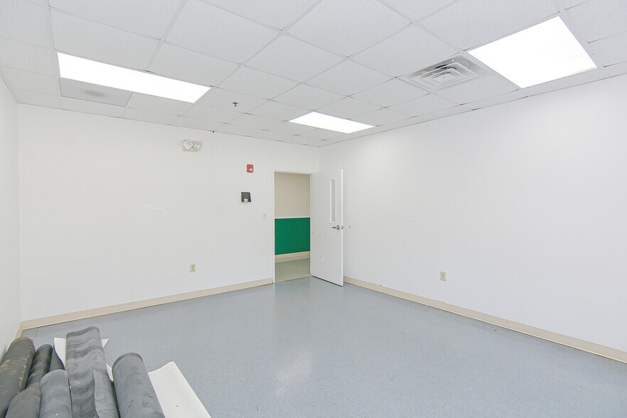 More Photos Of 162 N Main St, Sharon Schools For Lease