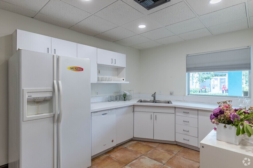 More Photos Of 101 SE 2nd Ave, Delray Beach Restaurant For Lease