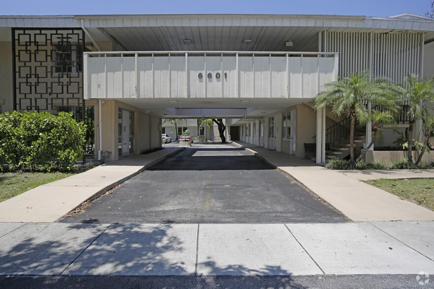More Photos Of 6601 SW 80th St, Miami Medical For Lease