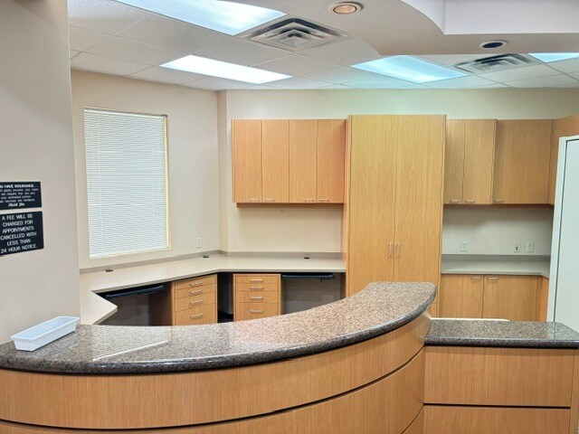 More Photos Of 20031-20035 W Lake Houston Pky, Kingwood Medical For Lease