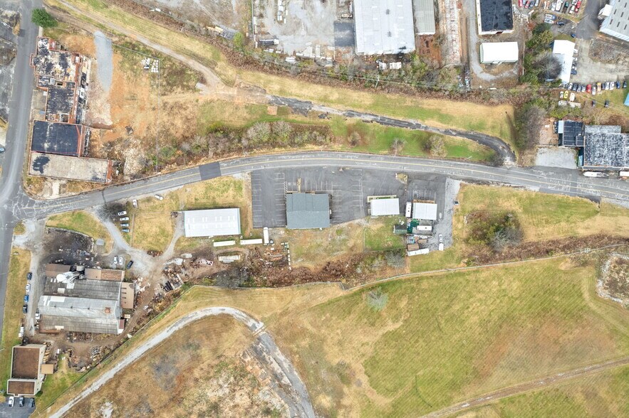 More Photos Of 701 Red River St, Clarksville Office For Sale