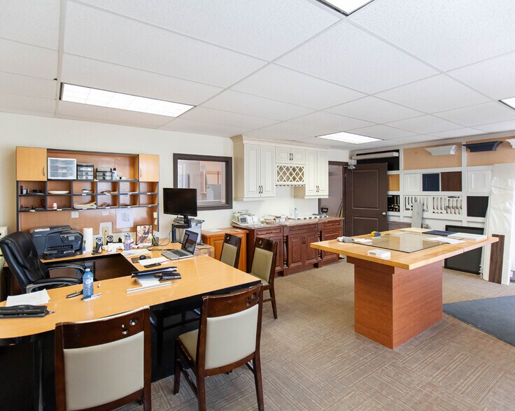 More Photos Of 24 Mcintyre Pl, Kitchener Warehouse For Sale