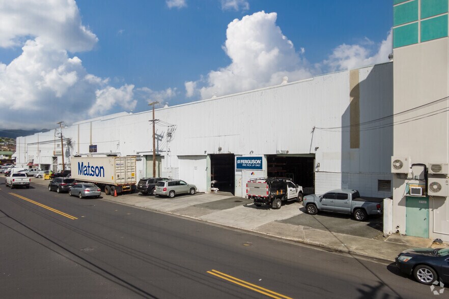 More Photos Of 845-855 Moowaa St, Honolulu Warehouse For Lease