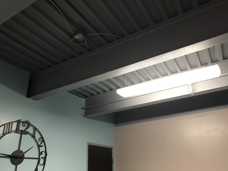 More Photos Of 7560 Old Trails Rd, Indianapolis Medical For Sale