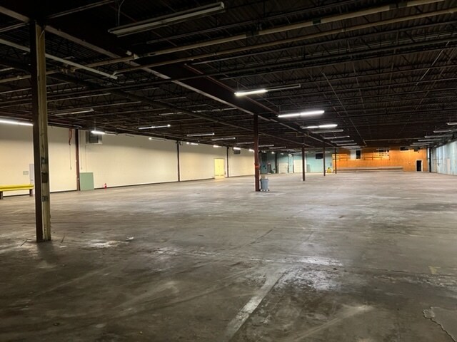 More Photos Of 55 Lathrop Road Ext, Plainfield Manufacturing For Lease