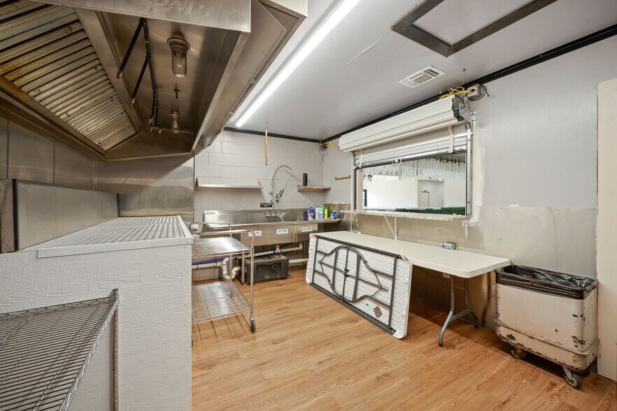 More Photos Of 19588 K St, Somerset Restaurant For Sale