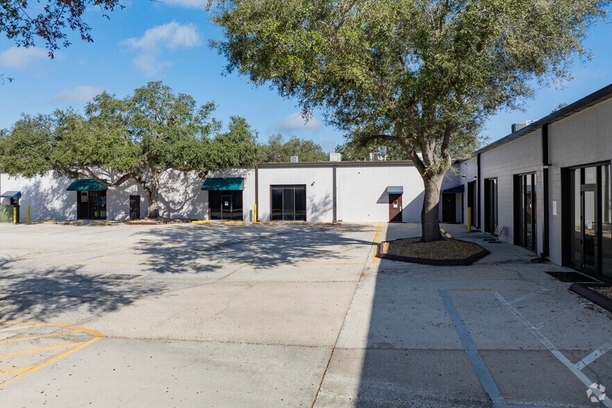More Photos Of 9417 Princess Palm Ave, Tampa Office For Sale
