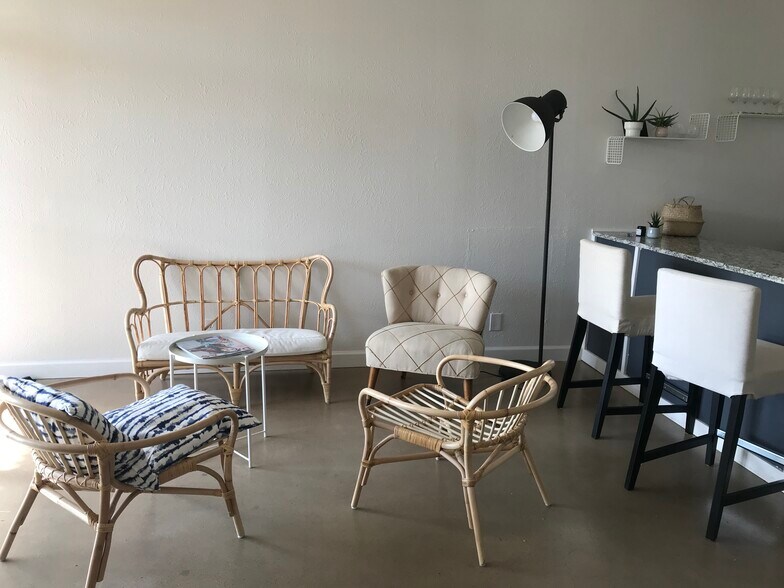 More Photos Of 1604-1620 Surveyor Blvd, Carrollton Unknown For Lease