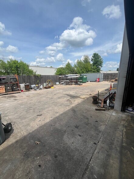 More Photos Of 7500 Appling Center Dr, Memphis Warehouse For Sale