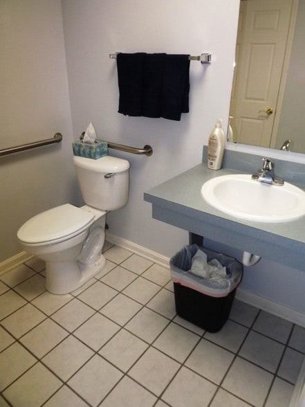 More Photos Of 406 Blankenbaker Pky, Louisville Office For Sale