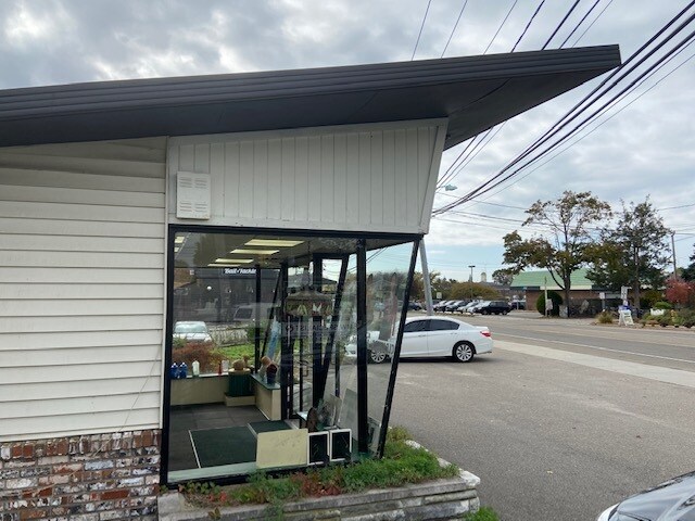 More Photos Of 230 N Main St, Sayville Storefront For Sale
