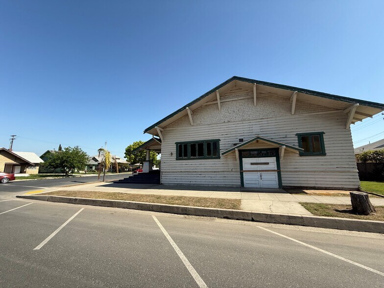 More Photos Of 284 E Hermosa St, Lindsay Specialty For Sale