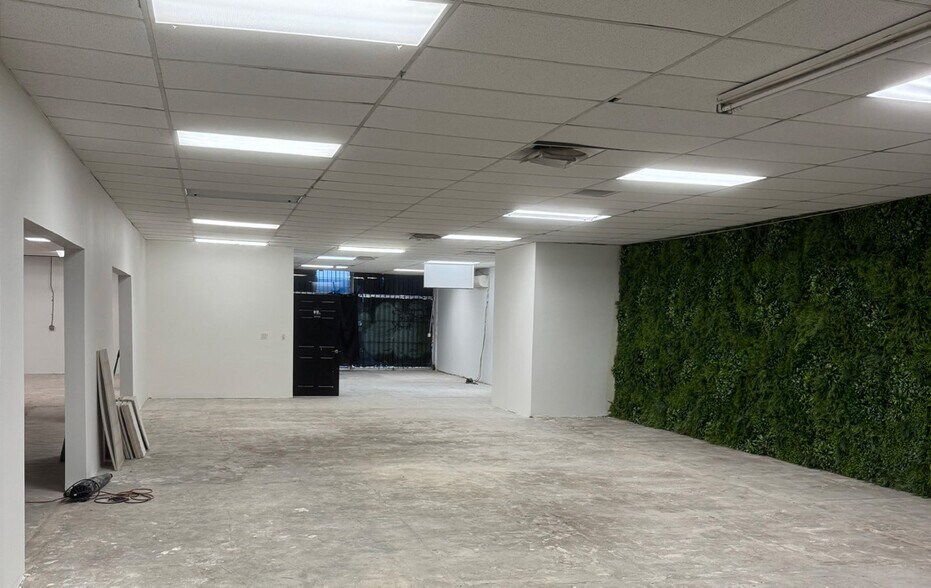 More Photos Of 1320 S Grand Ave, Los Angeles Warehouse For Lease