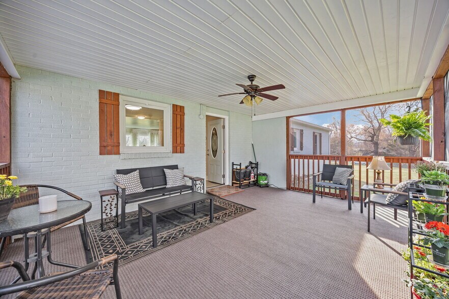 More Photos Of 10612 Durham Rd, Timberlake Flex For Sale