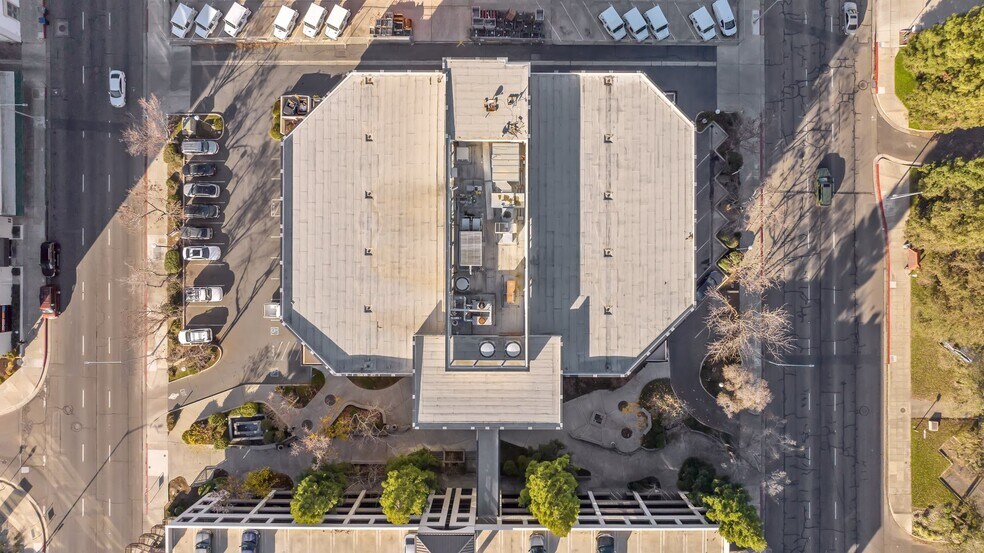 More Photos Of 100 Willow Plz, Visalia Medical For Sale