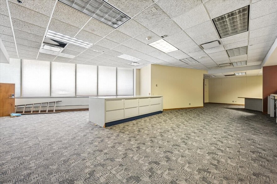 More Photos Of 7525 W Madison St, Forest Park Storefront Retail Office For Sale