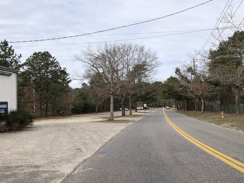 More Photos Of 4 Old Country Rd, Quogue Office For Sale