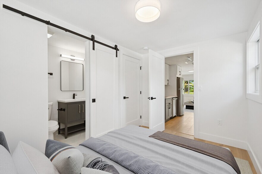 More Photos Of 2655 Bay St, Sarasota Apartments For Sale