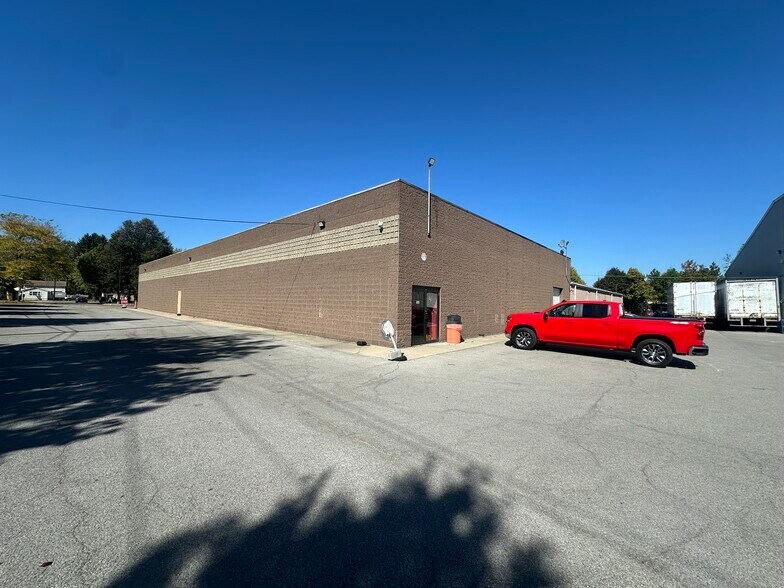 More Photos Of 2335 Union Rd, Cheektowaga Distribution For Sale