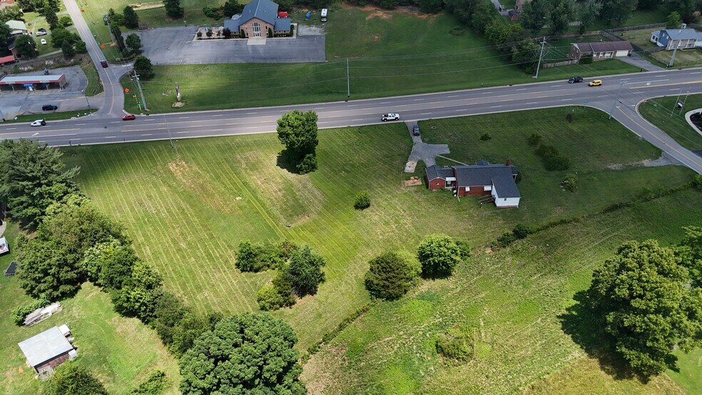 More Photos Of 5207 N Roan St, Gray Specialty For Sale