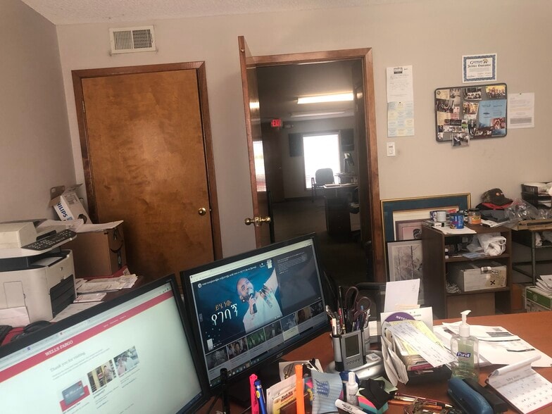 More Photos Of 12250 S Gessner Dr, Houston Auto Repair For Sale