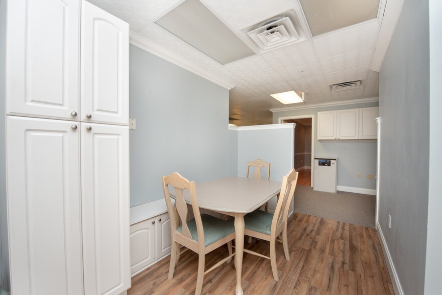 More Photos Of 7430 Tamiami Trl, Sarasota Loft Creative Space For Lease