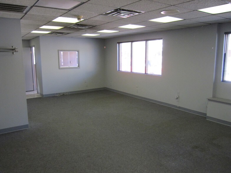 More Photos Of 4507-4511 W Belmont Ave, Chicago Distribution For Sale