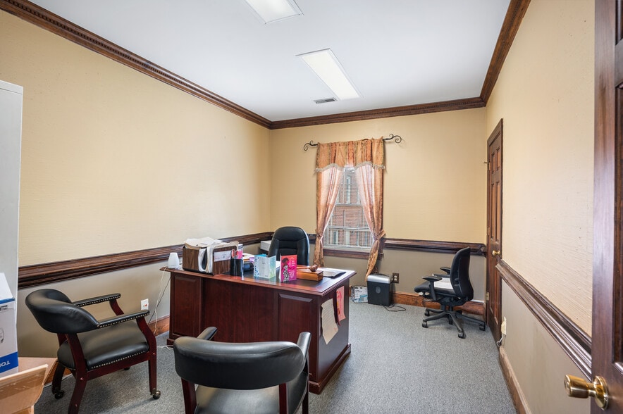 More Photos Of 130 N Mcdowell St, Charlotte Office For Sale