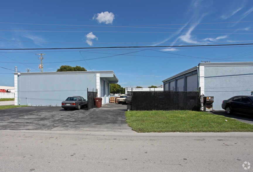 More Photos Of 2600 SW 3rd Ave, Fort Lauderdale Light Distribution For Sale
