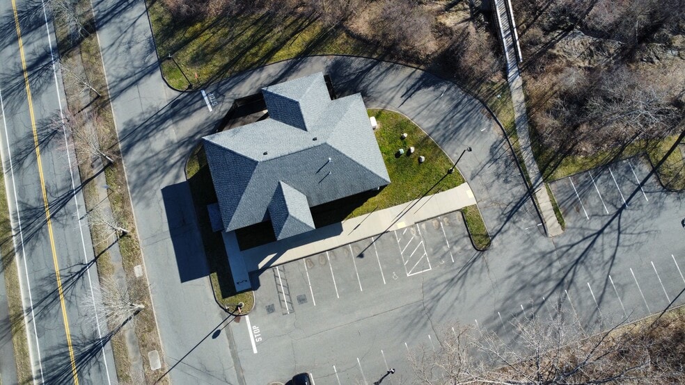 More Photos Of 85 University Dr, Amherst General Retail For Lease