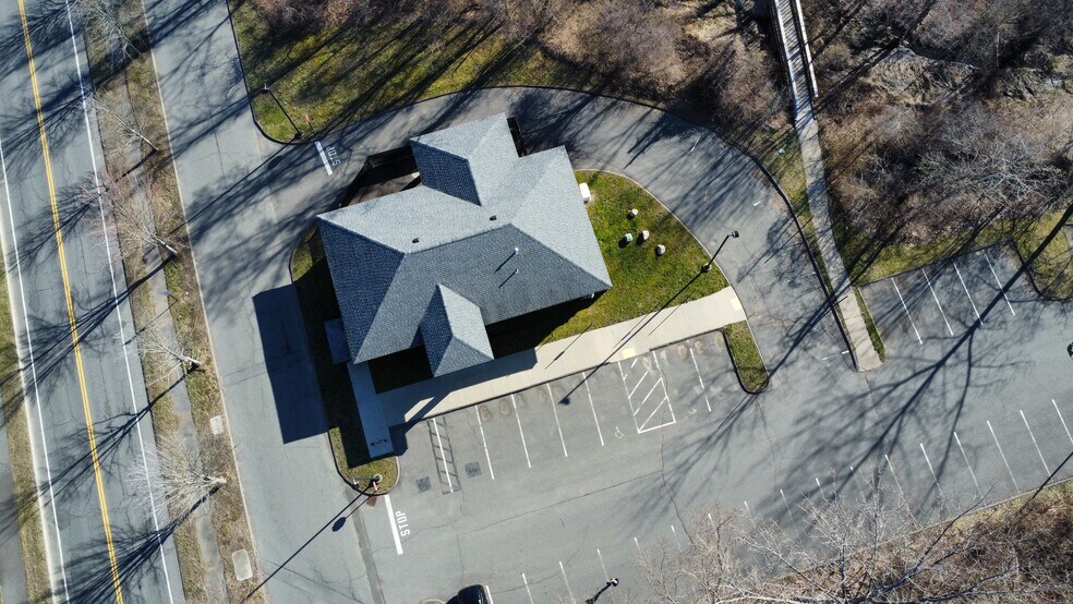 More Photos Of 85 University Dr, Amherst General Retail For Lease
