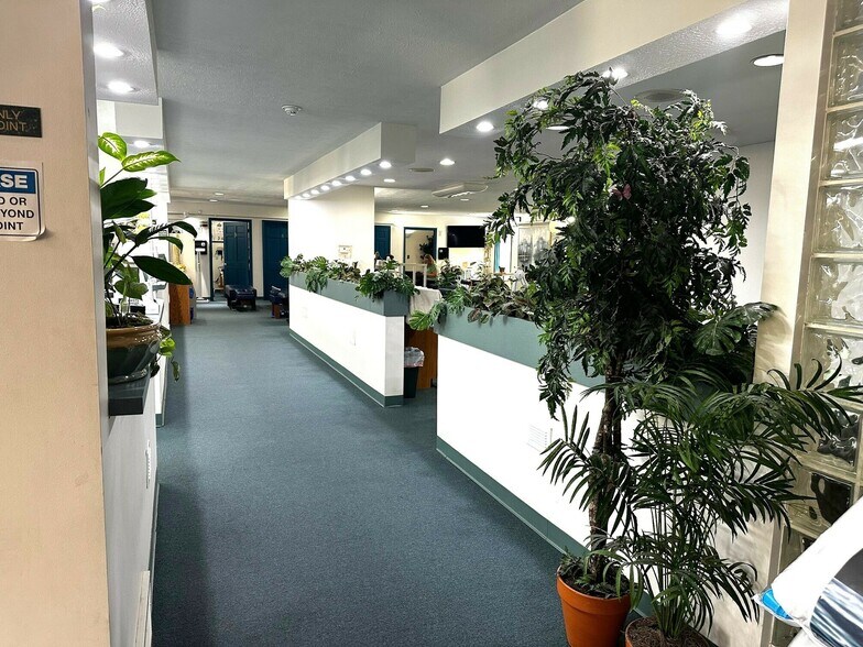 More Photos Of 1927 Maysville Ave, Zanesville Medical For Sale