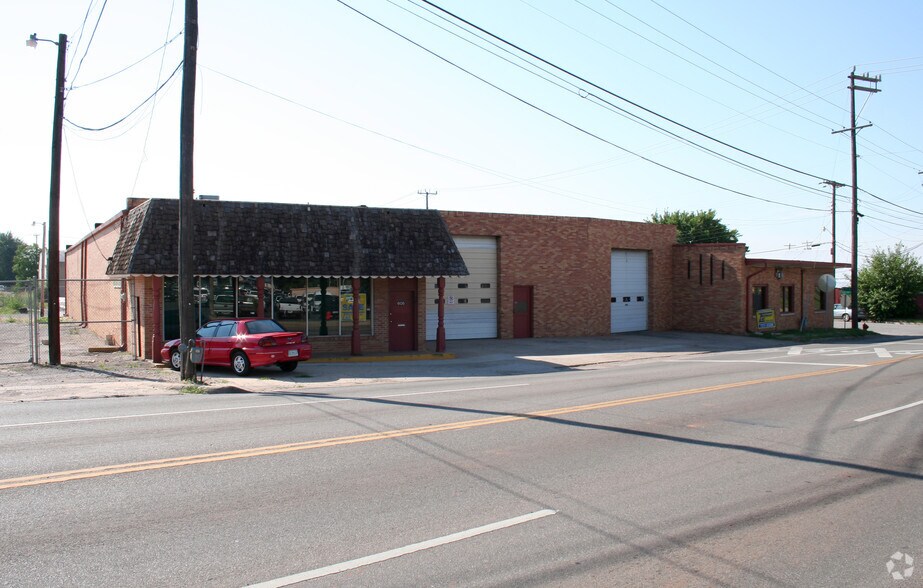 More Photos Of 1837-1847 NW 5th St, Oklahoma City Service For Lease