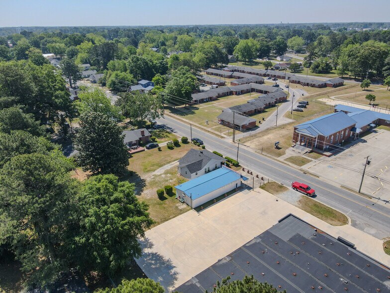 More Photos Of 540 Mc Koy St, Clinton General Retail For Sale
