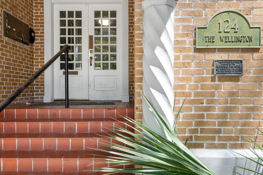 More Photos Of 124 Live Oak Ave, Daytona Beach Apartments For Sale