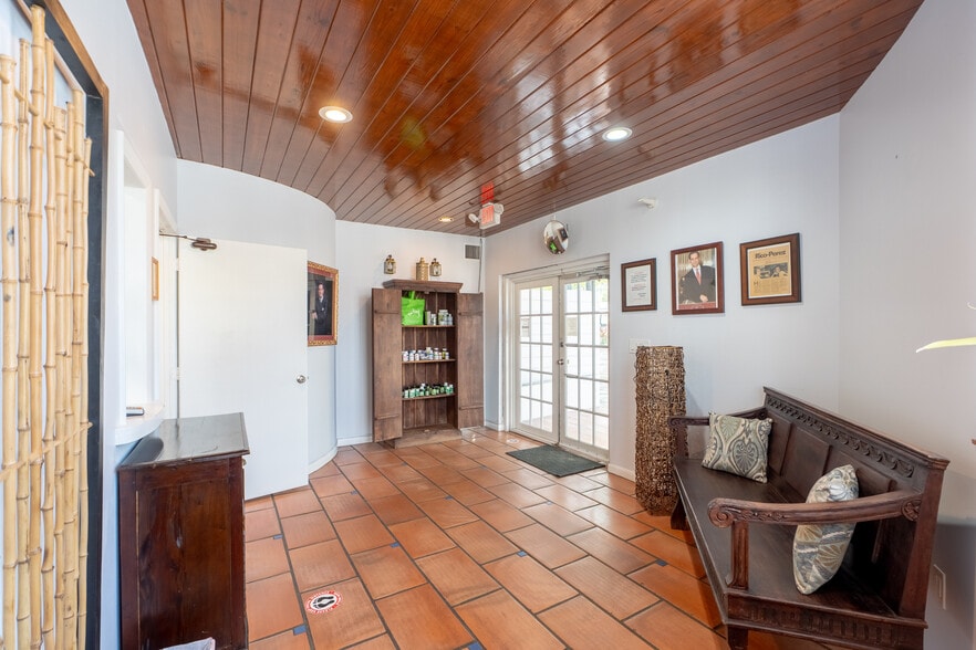 More Photos Of , Coral Gables Office For Sale