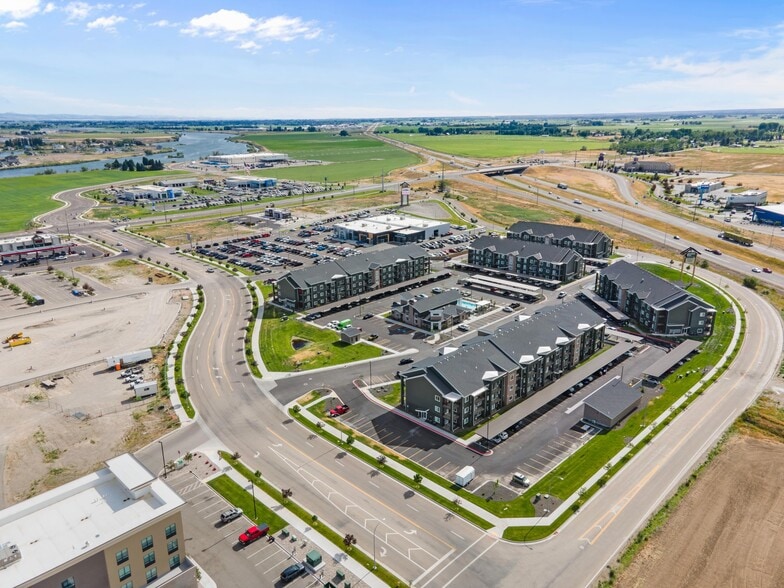 More Photos Of 3040 S South Fork Blvd, Idaho Falls Apartments For Sale