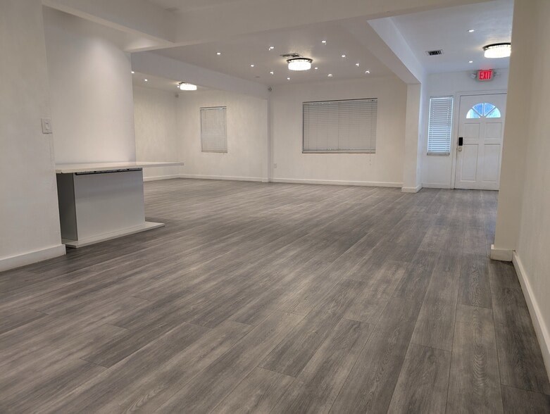 Primary Photo Of 512 25th St W, Bradenton Office For Lease