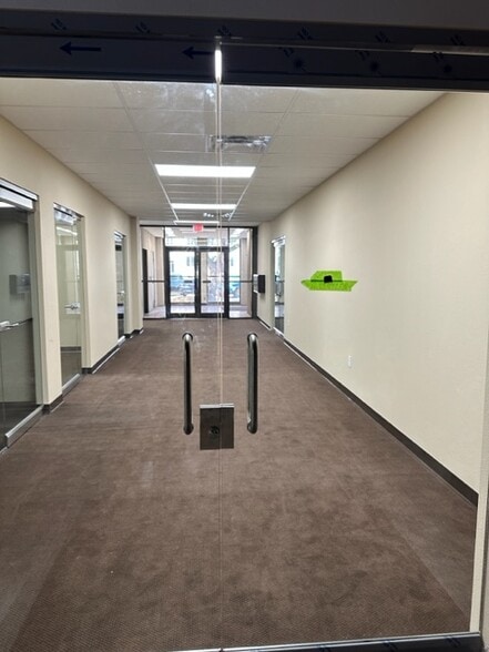 More Photos Of 231 W Main St, Denison Office For Lease